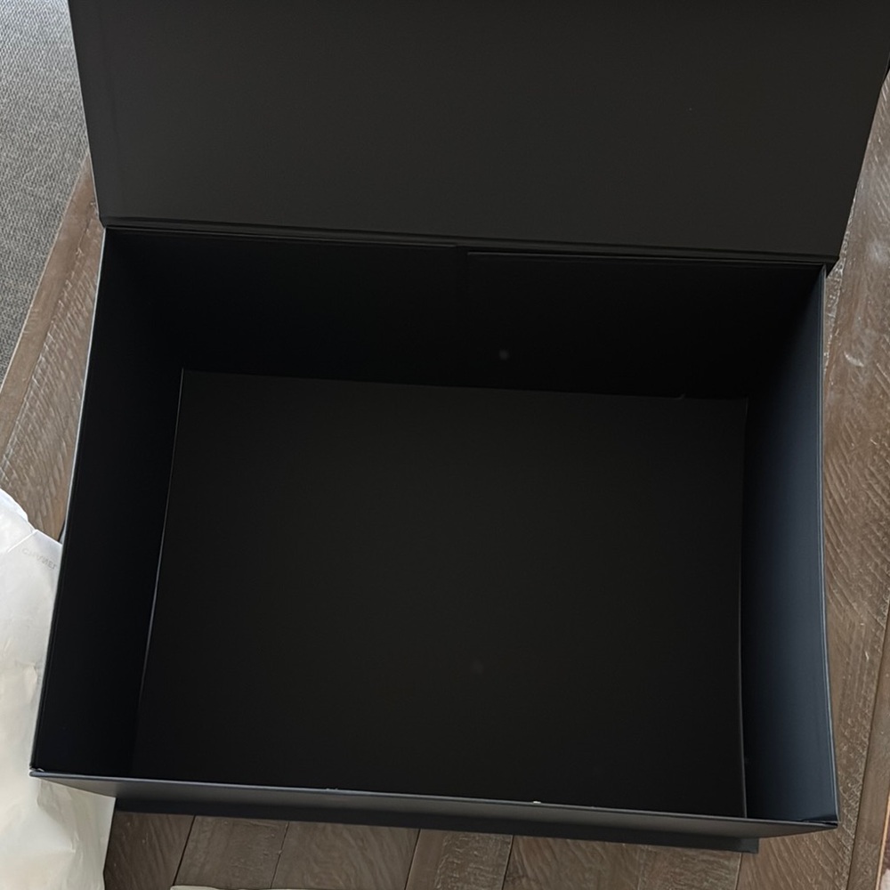 Large CHANEL Black Box with White Camellia Accent - Picture 6 of 15